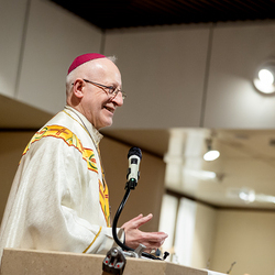 Weihe Altarbild AKH / Erzdiözese Wien/ Schönlaub, Stephan Schönlaub